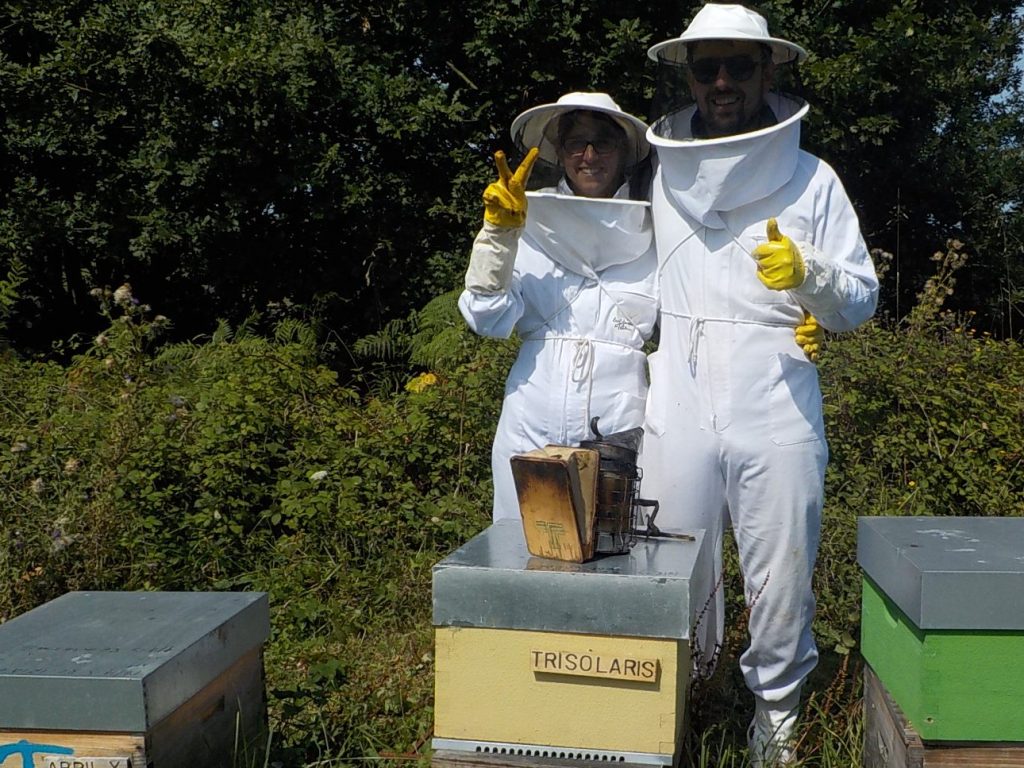 les-colmenes-de-tate-asturias-abejas-miel-padrinos-trisolaris