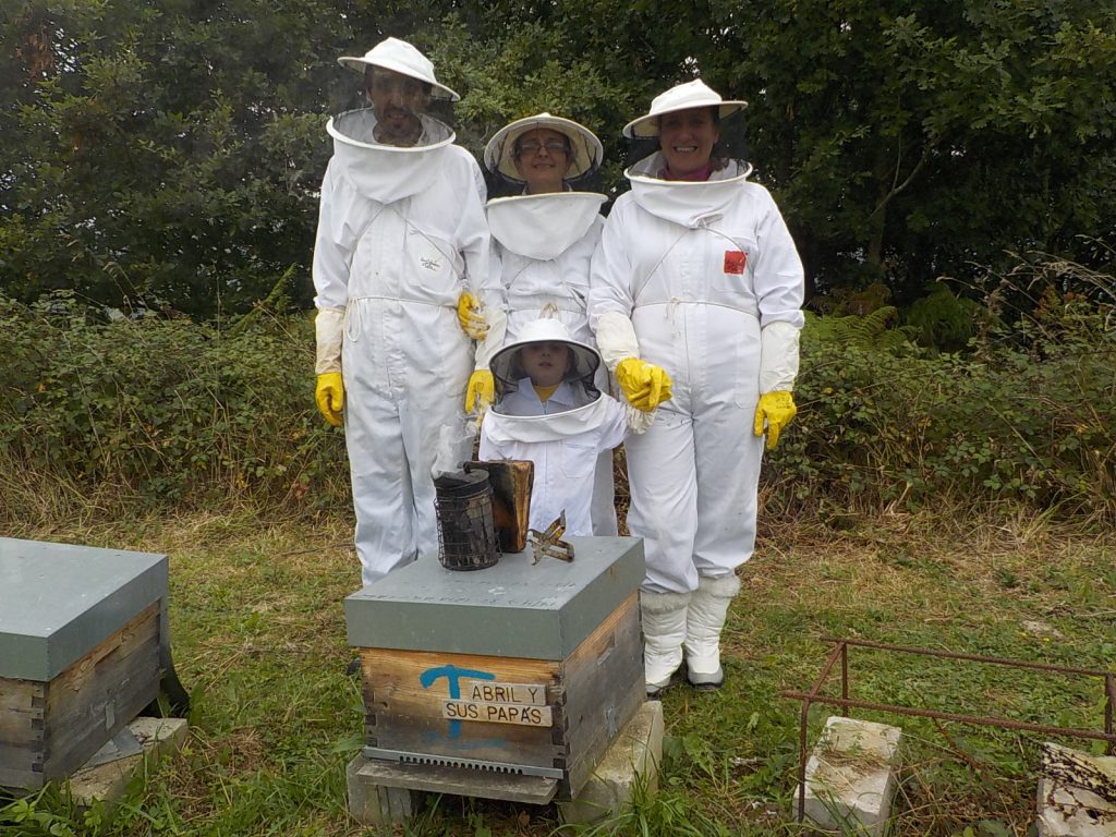 les-colmenes-de-tate-asturias-abejas-visita-padrinos-abril-papas (5)